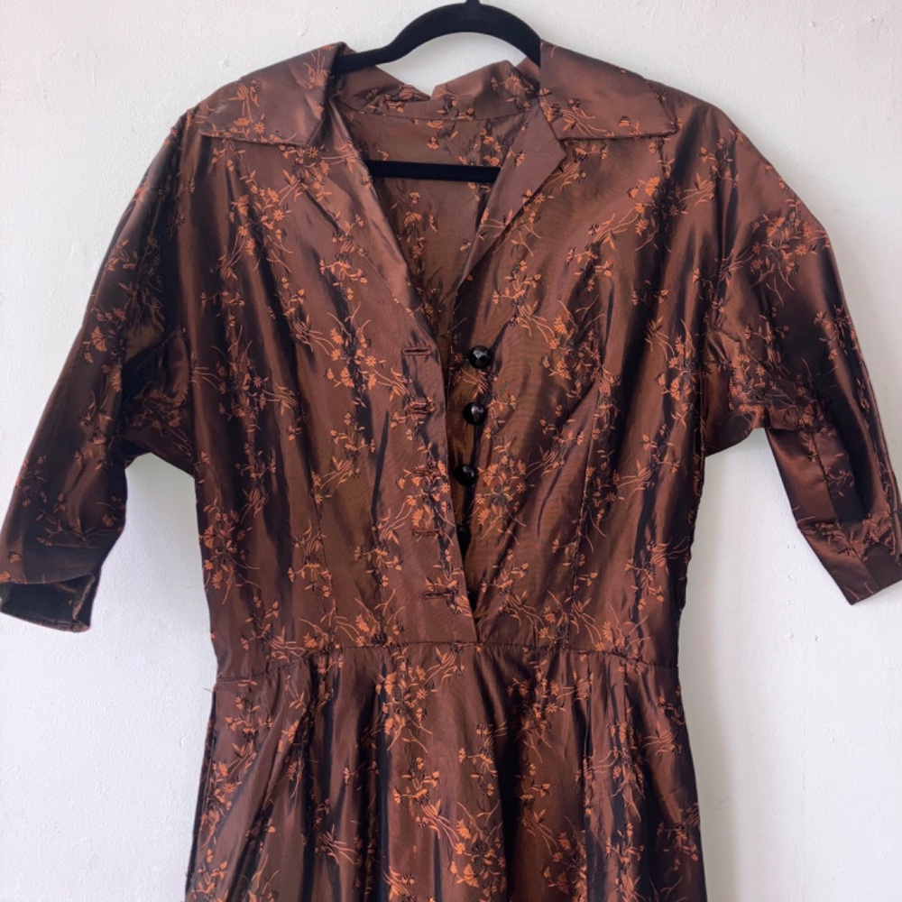 1950s Brown cocktail dress - Picture 2 of 11